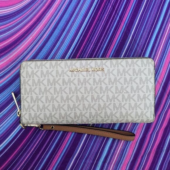 Michael Kors Signature Large Logo Continental Zip Wallet - Picture 1 of 7